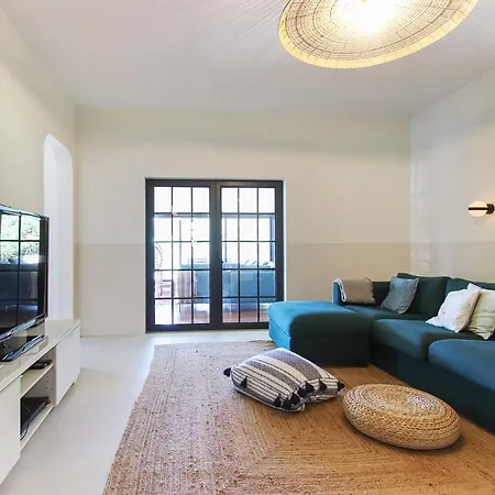 Holiday home Casa Do Ourives - Renewed Charneca (Setubal)